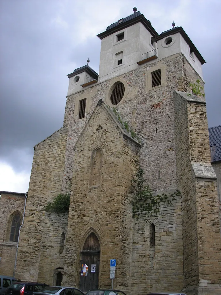 Frontansicht der Michaeliskirche in Zeitz.
