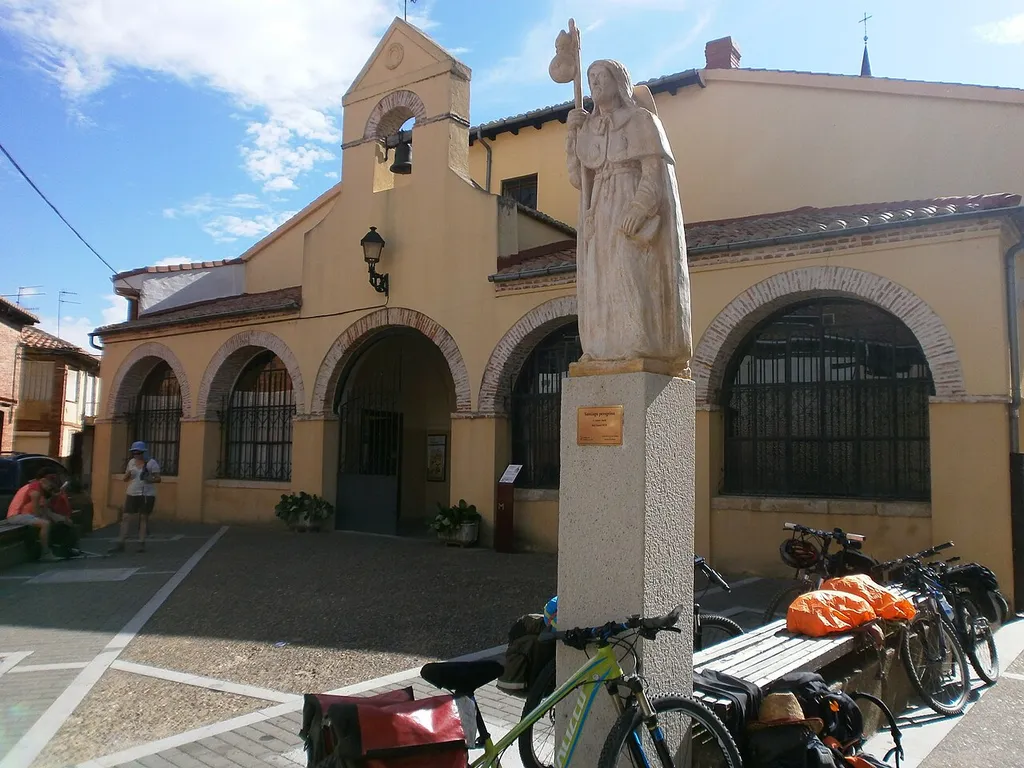 Iglesia y monumento al peregrino