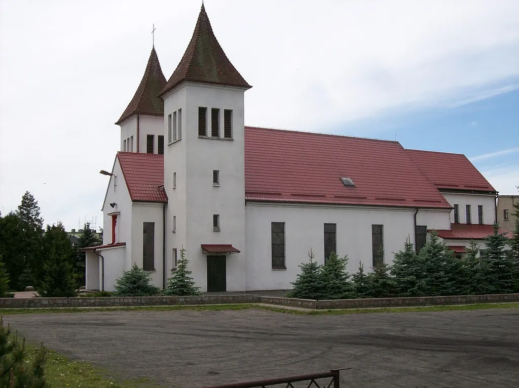 Kościół dwuwieżowy z 1936 r. w Krzyżu