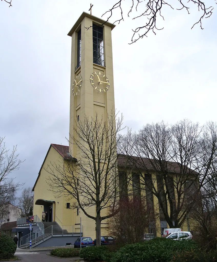 Andreaskirche von 1959 der Architekten Ernst Görcke und Ludwig Müller von Südwesten