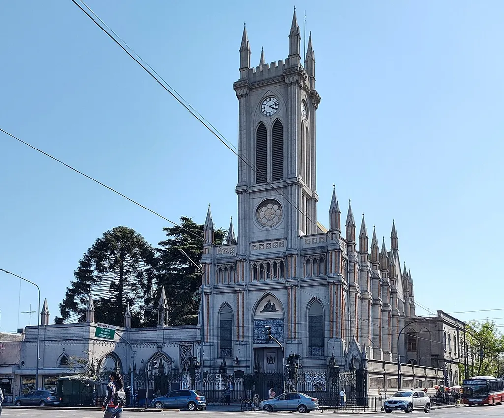 Santuario Nuestra Señora del Rosario de Pompeya, Avenida Sáenz y Esquiú, Buenos Aires, Argentina.