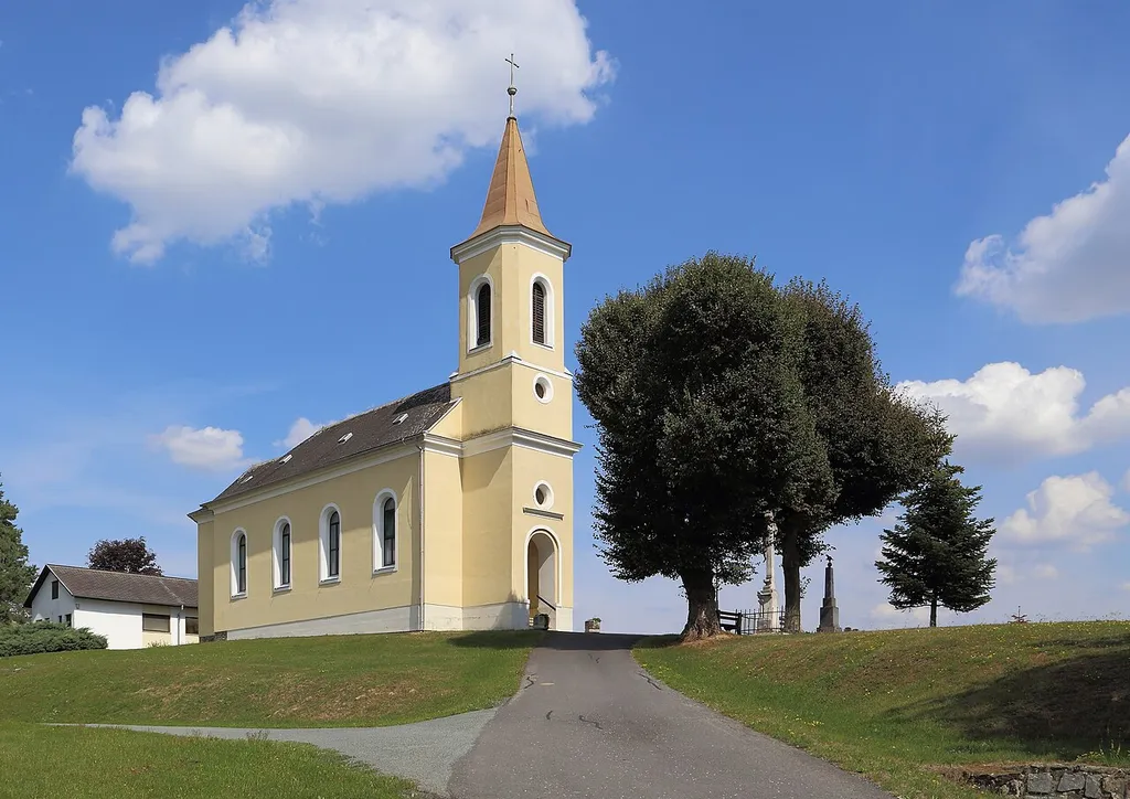 Katholische Filialkirche Christi Himmelfahrt in Reinersdorf, ein Ortsteil der burgenländischen Gemeinde Heiligenbrunn.