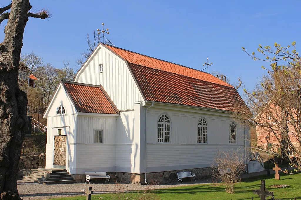 Dalarö kyrka. Vy från söder.