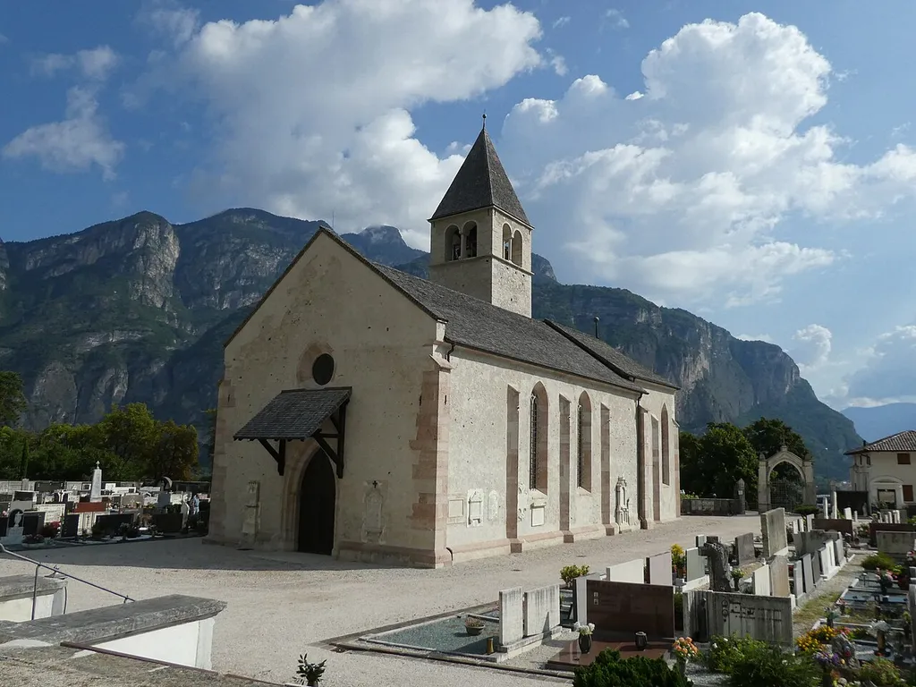 Mezzolombardo (Trentino, Italy), Saint Peter church
