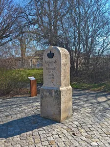 Kgl.-sächs. Postmeilenstein Bahnhof