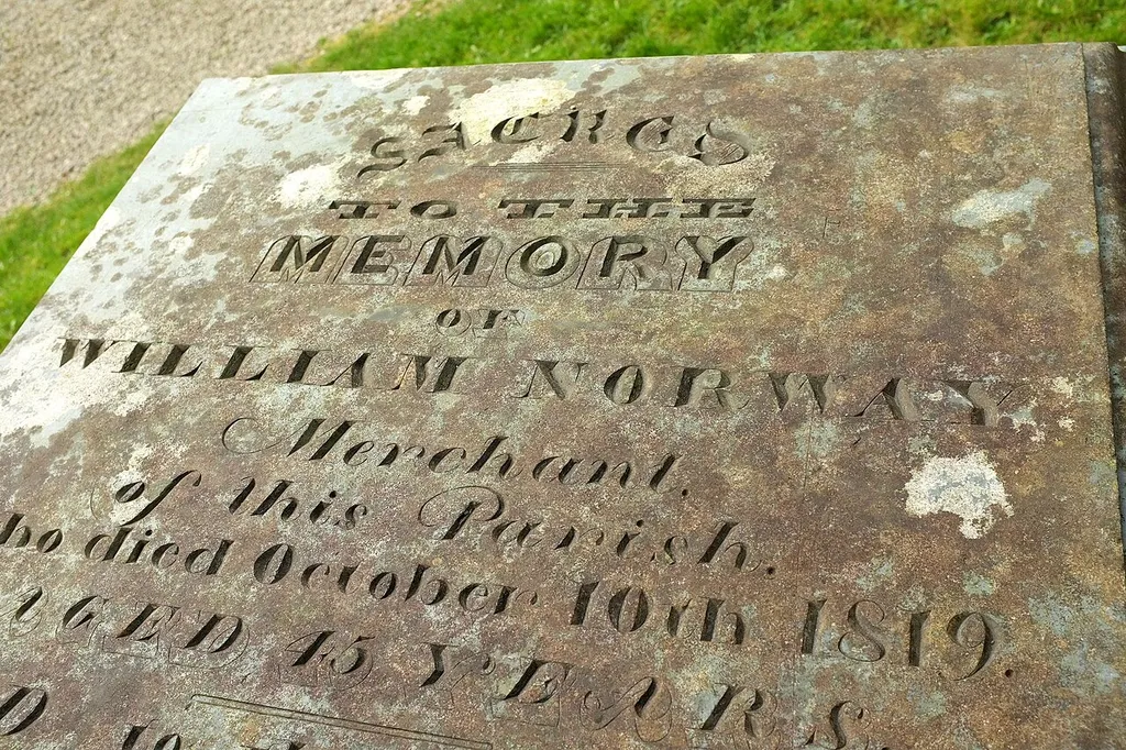 Tombchest, Egloshayle churchyard