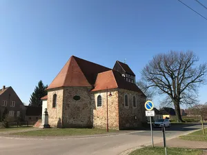 Naturdenkmal Stieleiche Dorfstraße in Bornsdorf, westlich der Kirche, Flur 3, Flurstück 96/2 in Bornsdorf