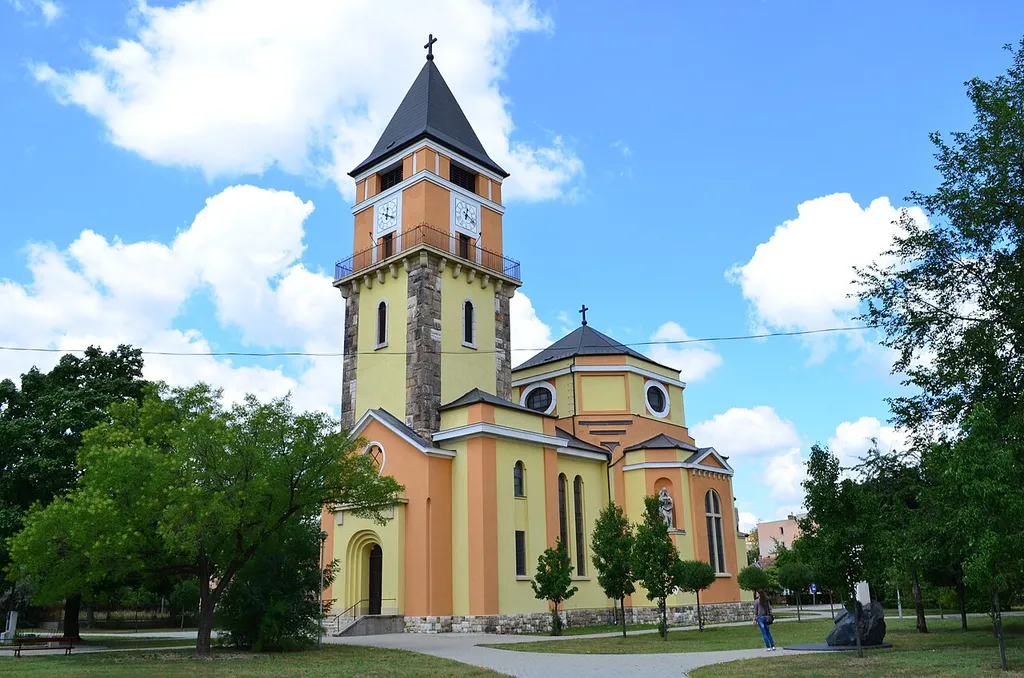 A dorogi Szent Borbála-bányásztemplom.