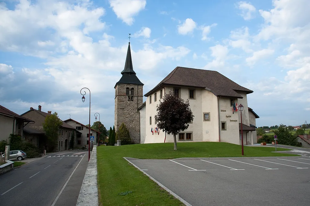 Draillant - Mairie et église