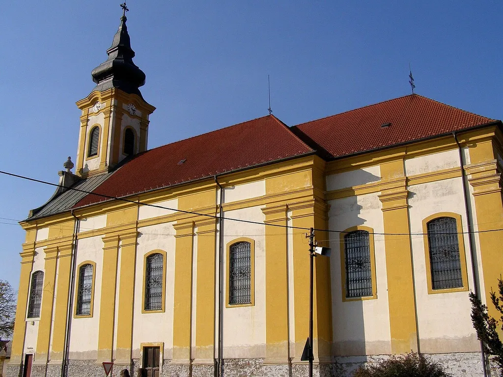 Kostol svätých Petra a Pavla v Záhorskej Bystrici (Bratislava)