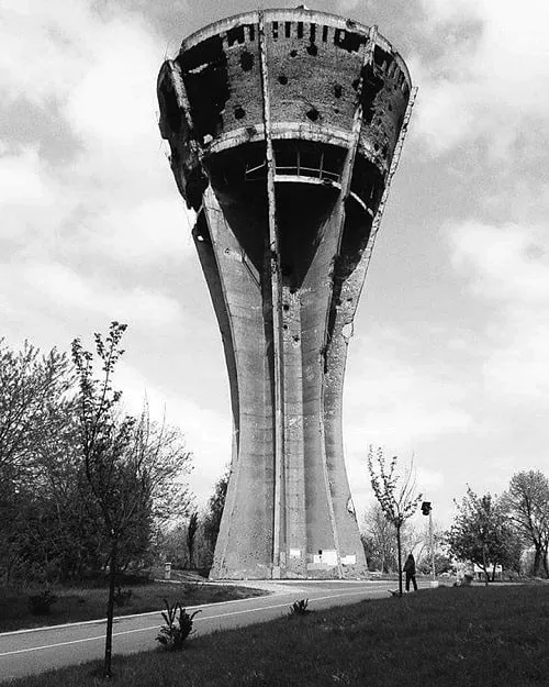 Taken in 2010, this picture shows the Vukovar Water Tower in black and white.