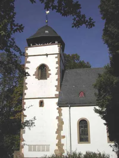 Der Wehrturm der Kirche. Finkenbach, Kirchgasse 12: Protestantische Pfarrkirche.