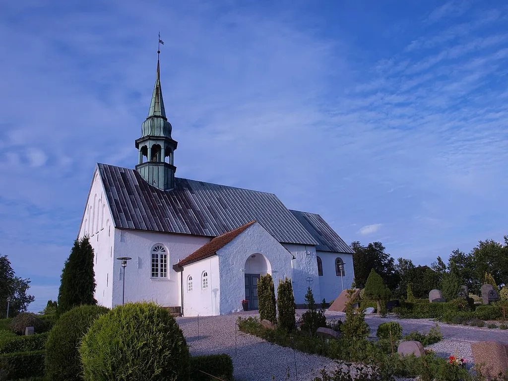 Viuf Kirke august 15