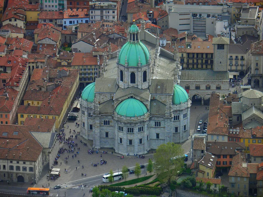 Como Cathedral