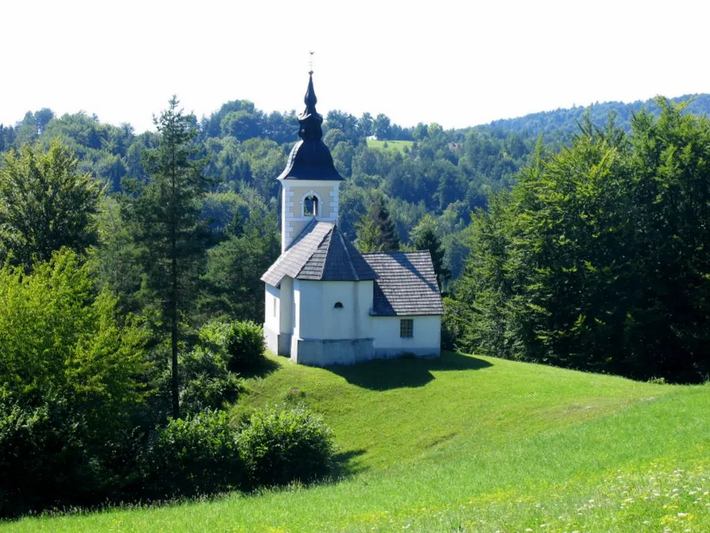 Cerkev sv. Brikcija pod Kumom, Rtiče, Občina Zagorje ob Savi