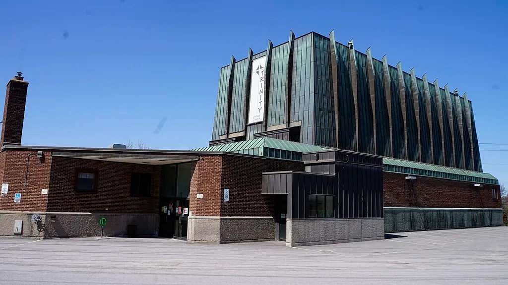 Trinity United Church (church building in Ottawa, , Ontario)