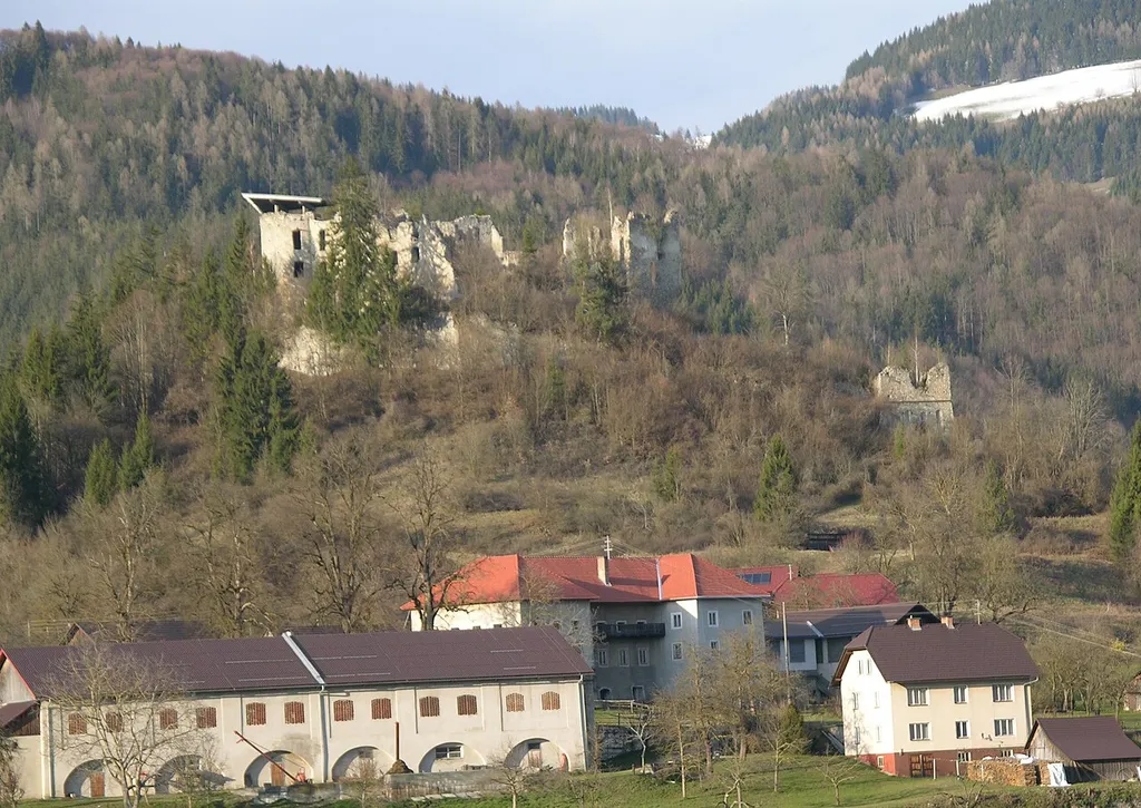 Burgruine Waisenberg Südansicht