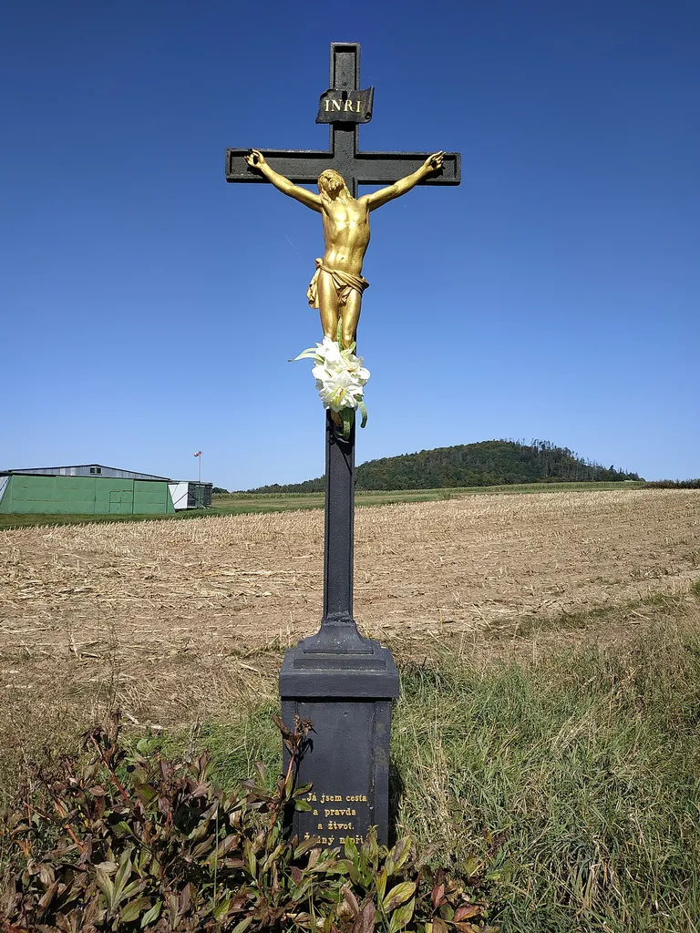 Wayside cross in Bořitov near airport