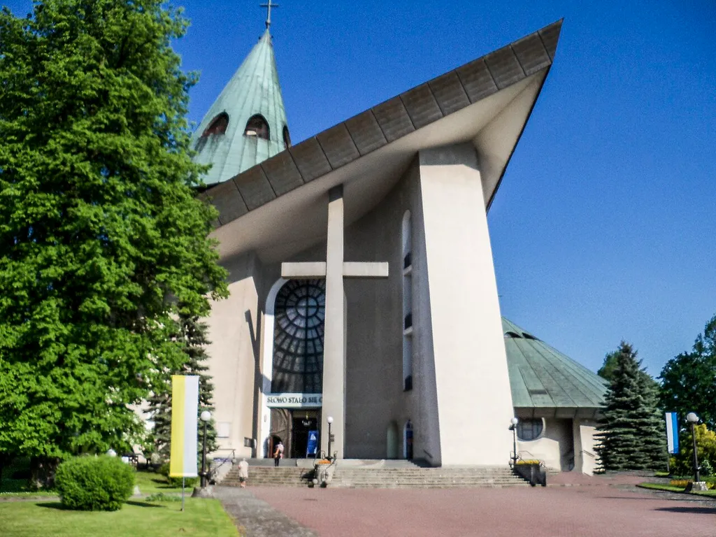 Kościół pw. Matki Bożej Niepokalanej - Sanktuarium św. Rity w Nowym Sączu