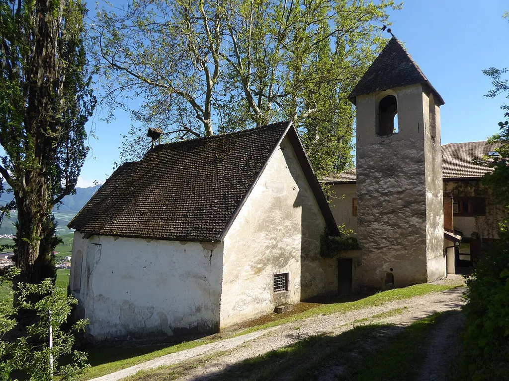Cles (Trentino, Italy), Saint Vitus church