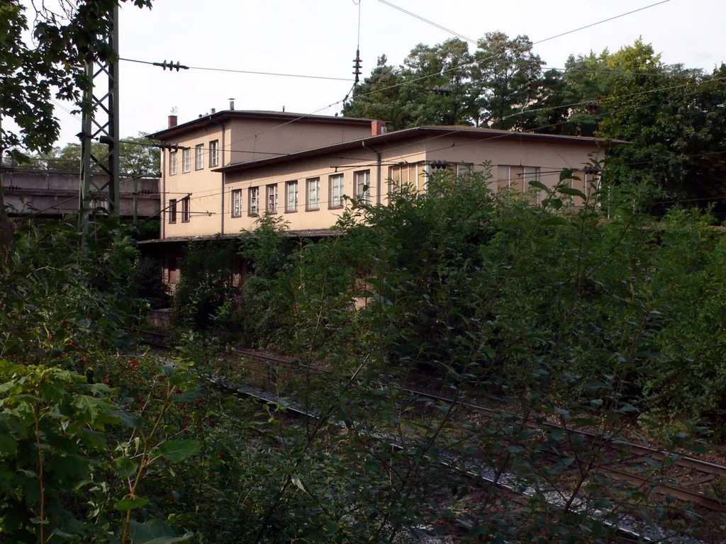 station building at Nürnberg-Zollhaus station
