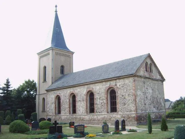 Kirche des Dorfes Hindenberg (Lübbenau), Land Brandenburg, Deutschland Bild aufgenommen von Olaf Meister am 27.6.2006