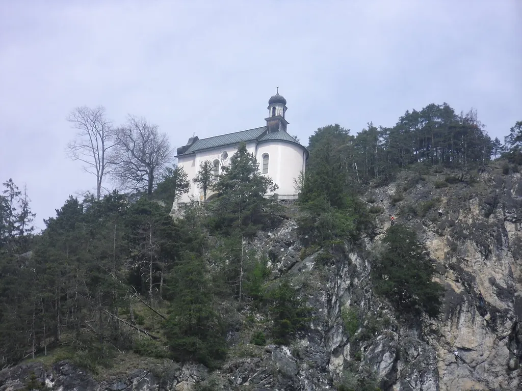 This media shows the remarkable cultural object in the Austrian state of Tyrol listed by the Tyrolean Art Cadastre with the ID 19508. (on tirisMaps, pdf, Fotoarchiv Tiroler Kunstkataster, more images on Commons, Wikidata)