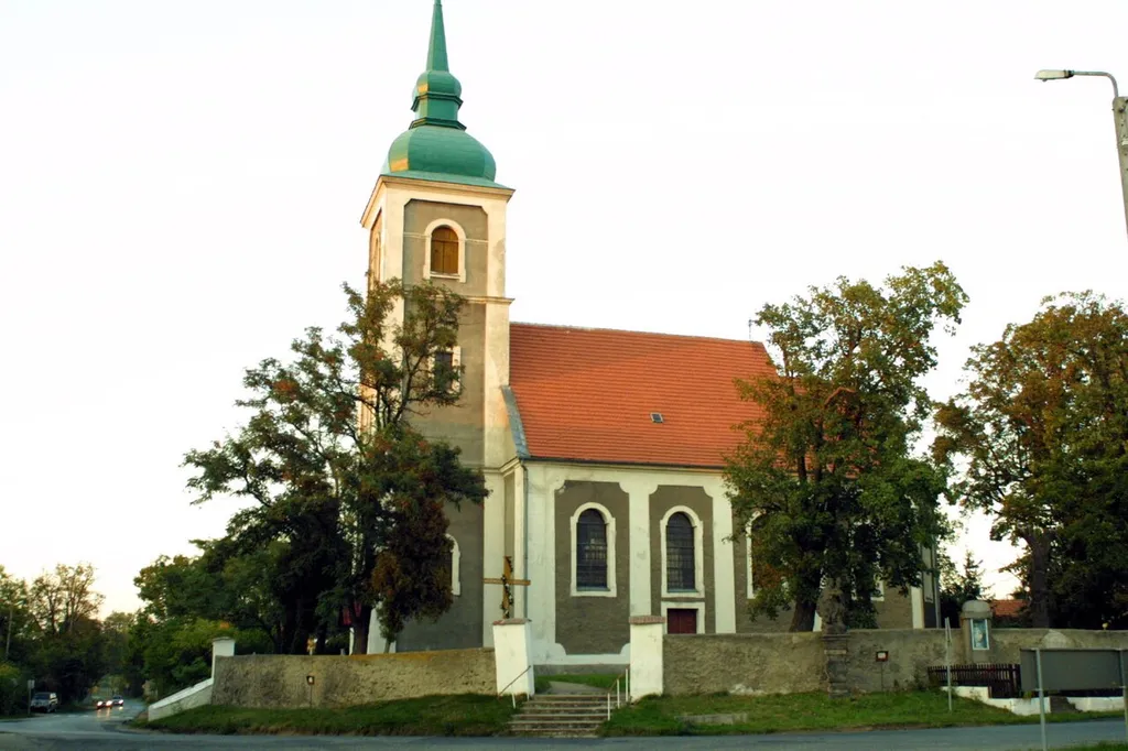 Świdnica Polska - kościół pw. św. Jadwigi (zabytek nr rejestr. A/1168/1666)