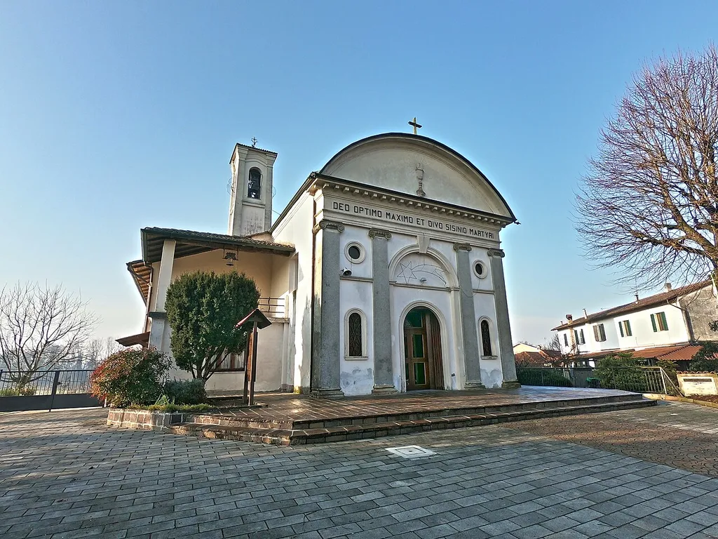 La chiesa parrocchiale di San Sisinio a Galgagnano.