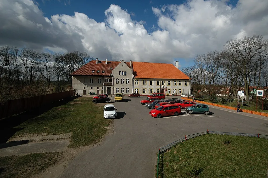 pozostałości dawnego zamku krzyżackiego Jeziorany, Plac Zamkowy, Jeziorany (miasto)