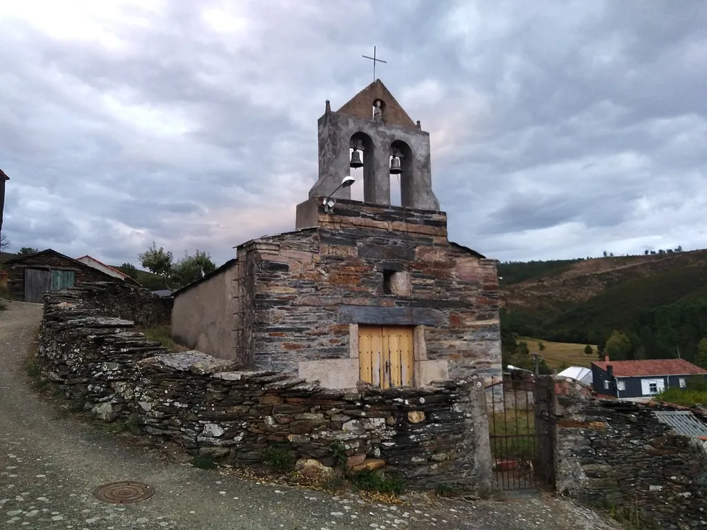 Igrexa de San Lucas de Parada da Serra