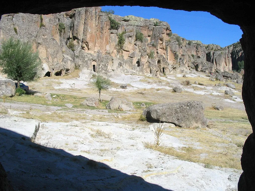Kirchen und Klosterräume im Klostertal bei Güzelyurt, Kappadokien, Zentraltürkei