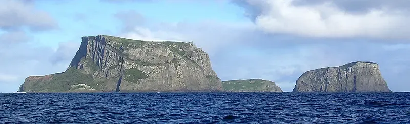Little Mangere Island (Tapuaenuku) The Fort