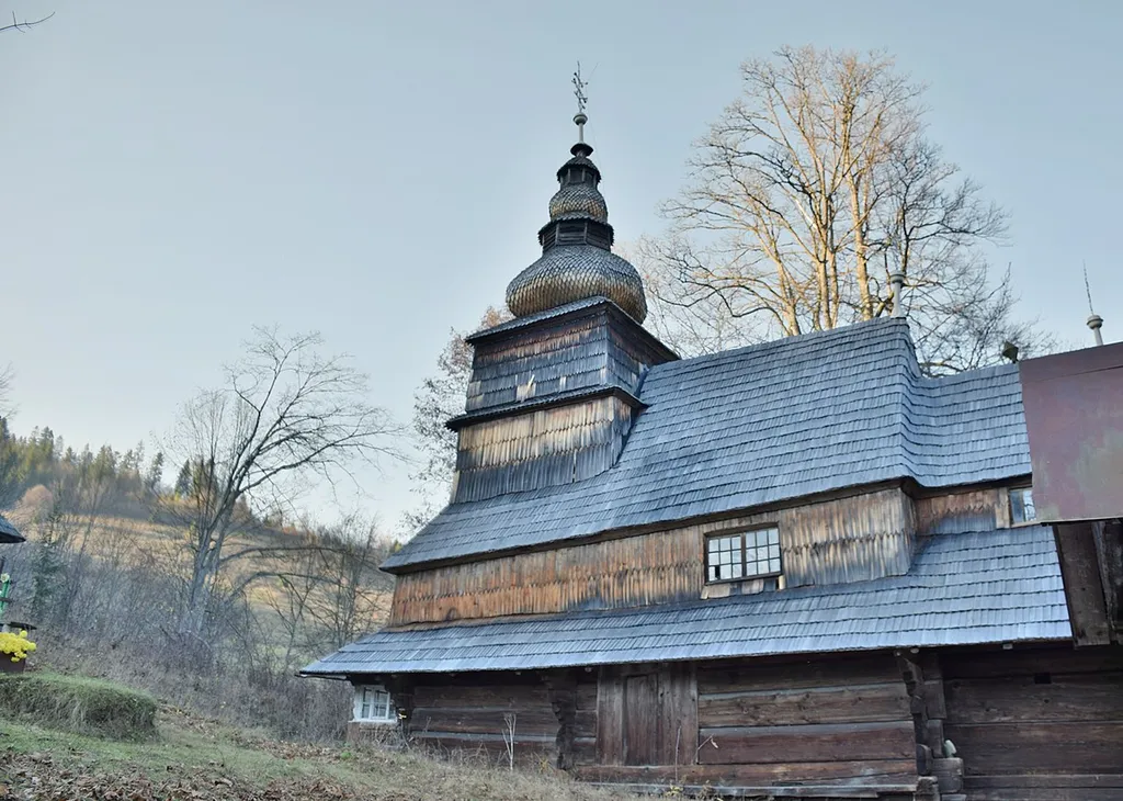 Церква Введення Пресвятої Богородиці, Лопушне,