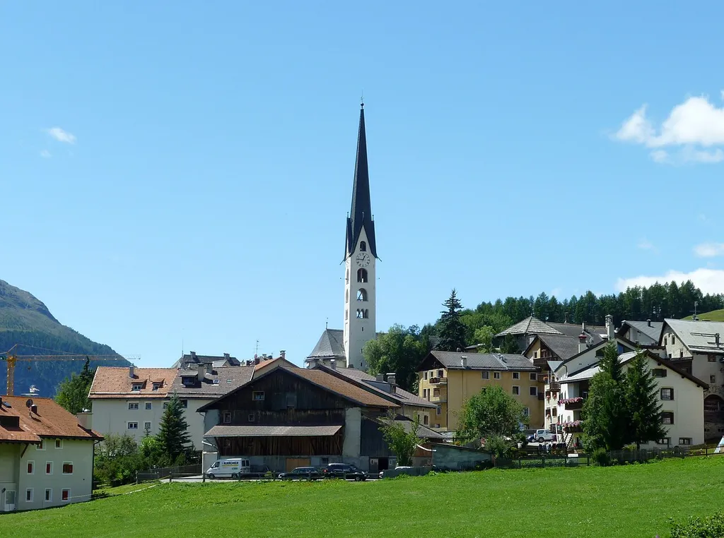 de:Zuoz: Ref. Kirche von Osten