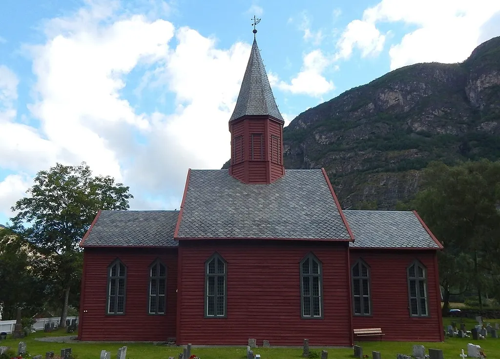 Tønjum kirke i Lærdal