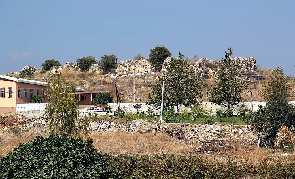 Lamos Castle