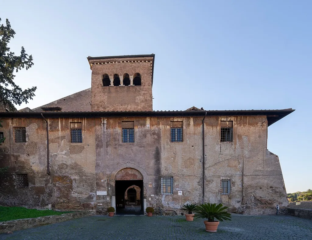 Basilica dei Santi Quattro Coronati - esterno