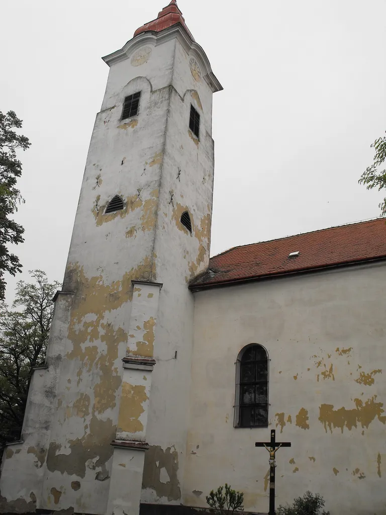 Pohľad na kláštor v Lelesi