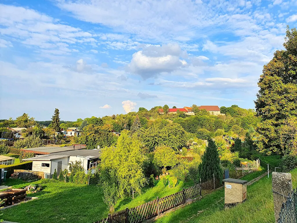Fockendorfer Grund (Zeitz) - Ansicht der Kleingartenanlage und Aussicht auf Kloster Posa