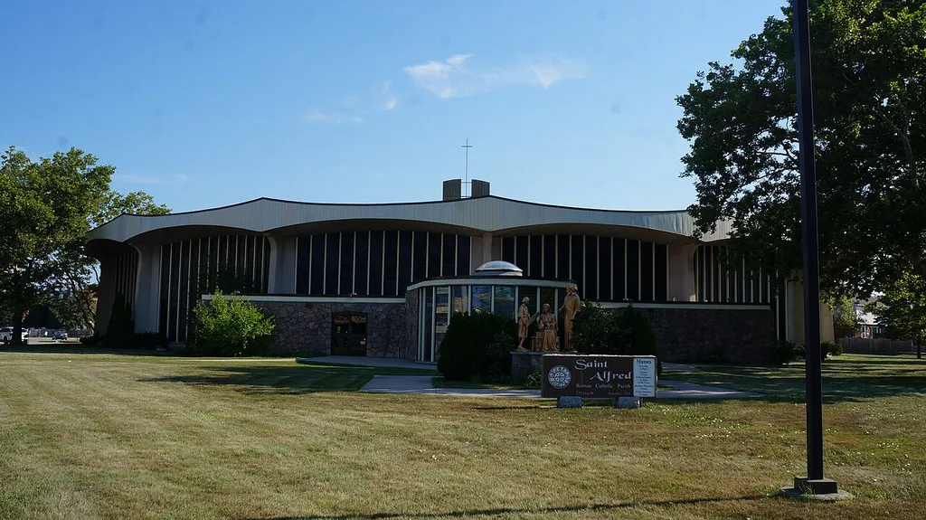 St. Alfred Church (catholic church in St. Catherines, Ontario)