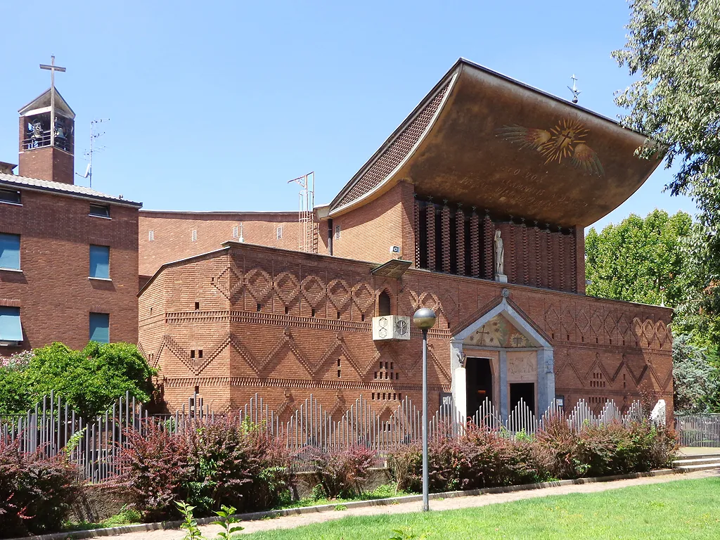 Milano, chiesa parrocchiale di San Giovanni Battista alla Creta. Fu costruita dal 1956 al 1958 su progetto di Giovanni Muzio.