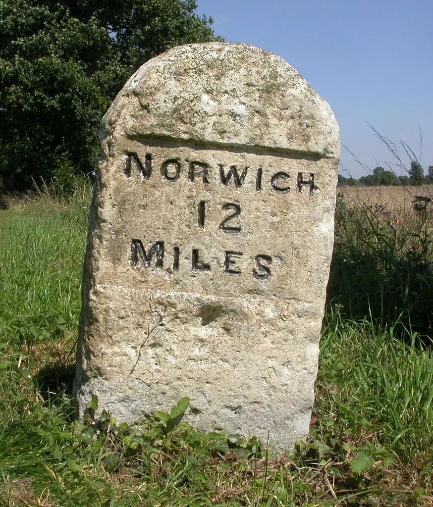 Milestone, London Rd, outside entrance to Mill House