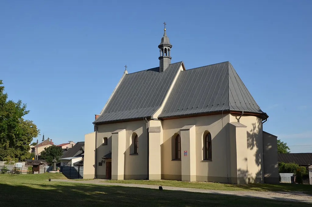 Bodzentyn, ruina kościoła pw. Św. Ducha, 1 poł. XVII w.(odbudowany w 1. dekadzie XXI w.)