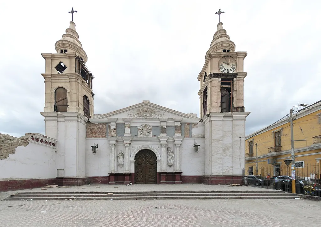 Cathedral of Ica with damage from earthquake of 2007