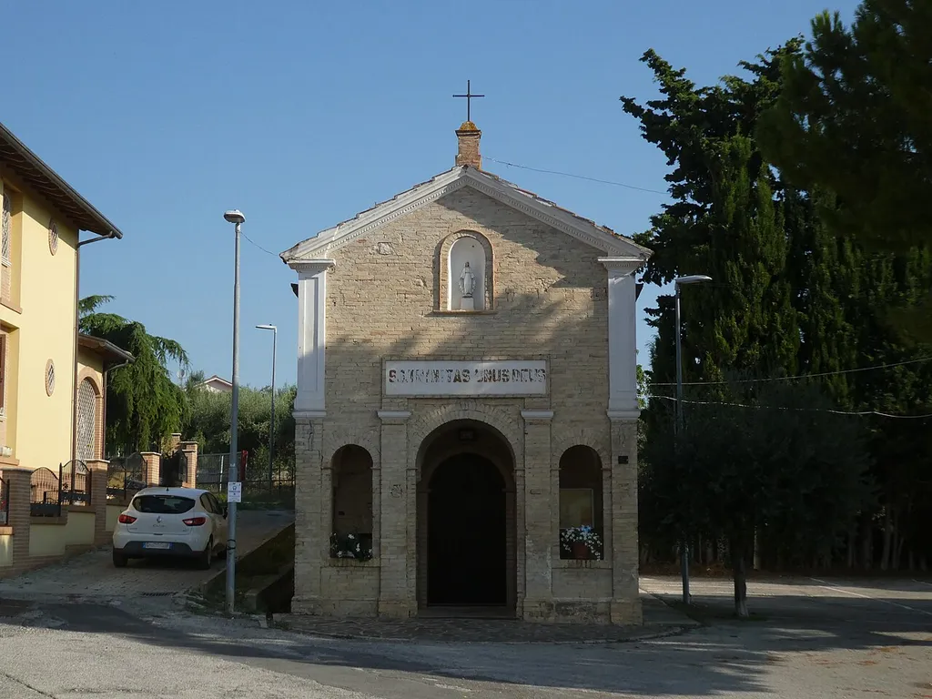 Case di Trento (Giulianova, Abruzzo, Italy), Trinity church