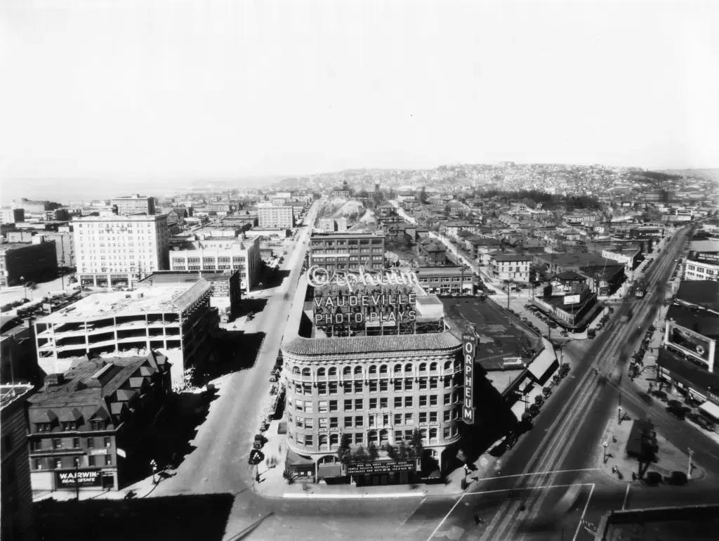 Orpheum Theatre, 5th Avenue