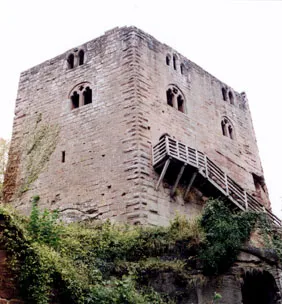 Burg Neuwindstein, Wohnturm von Süden