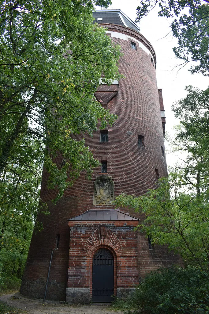 Der Wasserturm Strausbergs auf dem Marienberg.