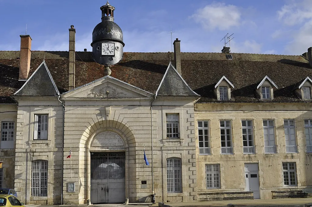 Porterie du palais abbatial. Entrée principale de l'établissement pénitentier de Clairvaux.
